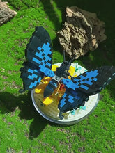 Load and play video in Gallery viewer, Flying Rhinoceros Beetle Brick Set
